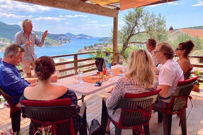 2 Hours Wine Tasting in Dubrovnik Old Town - Two white wines with calamari, houmous, and focaccia