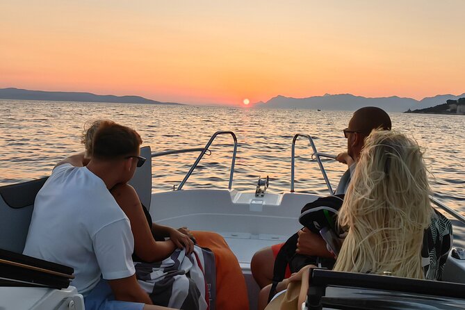 3 Islands Speedboat Tour: Golden Horn, Blue Lagoon & Jelsa Town - Who will enjoy this boat trip most