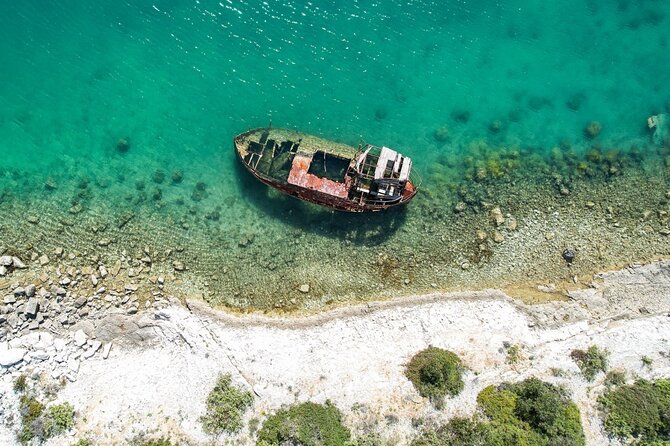 4-hour private boat tour: Discover the beauties of Istria - Snorkeling at the sunken boat near Rakaj