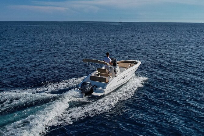 4-hour private boat tour: Discover the beauties of Istria - Leaving Rakalj and seeing Istria from the water