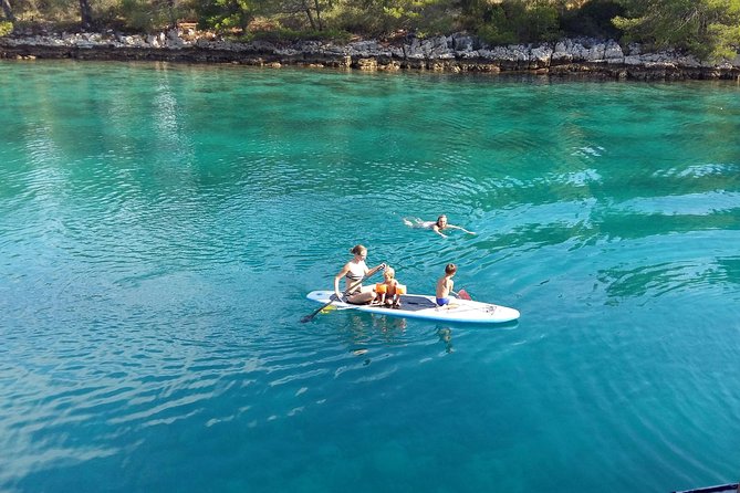 All Inclusive Brac and Solta islands swimming cruise - What the boat provides