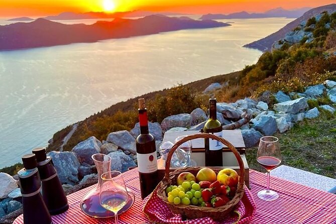 Authentic private viewpoint wine&dine tour - How the timing shapes the day