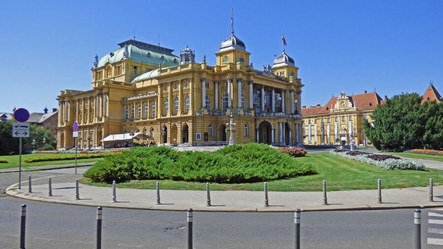 Best of Zagreb Walking Tour - Dolac Market and the story of Kumica