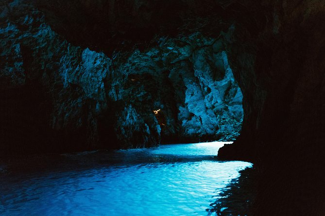 Blue and Green Cave private speed boat tour - Stiniva Cove: a scenic beach with time to linger