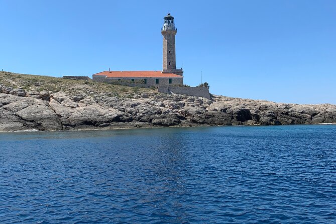 Blue Cave and Town Hvar with 5 Island Boat Tour - Stiniva Cove and the narrow entrance