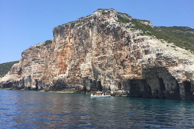 Blue Cave and Town Hvar with 5 Island Boat Tour - Hvar town and the choice of lunch stop