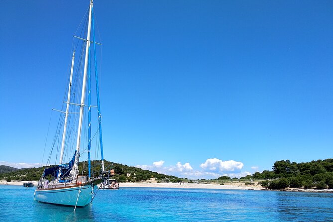 Blue Cave, Blue Lagoon, Pakleni Islands Group boat tour from Hvar - Swimming into Stiniva Cove