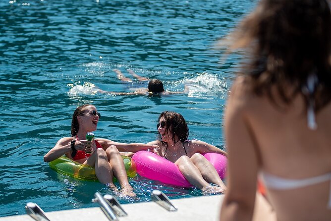 Blue Cave Premium Half-Day Tour with Panoramic Old Town View - Šunj Beach and the one-hour pause