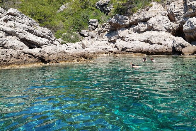Blue cave tour - 4 caves and sandy beach - How the guides shape the day