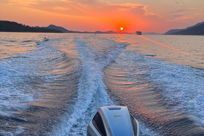 Blue & Green Cave Experience: Drinks, Snorkeling & Šunj Beach - The boat crew and the tone of the outing