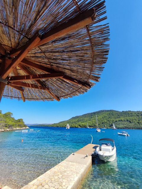 Blue&Green caves,beach Sunj with drinks - Šunj Beach gives the trip room to slow down