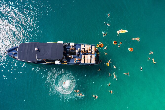 Blue Lagoon & 3 Islands Cruise with Lunch from Split - Maslinica on Šolta: the most authentic stop