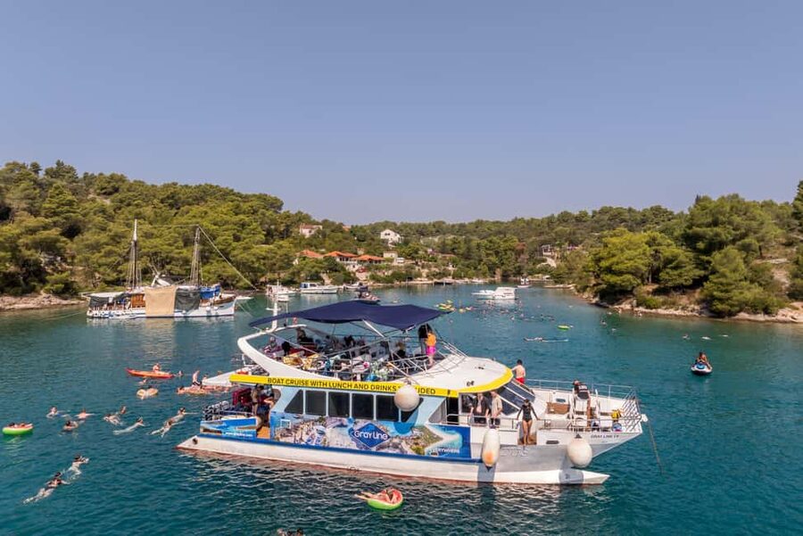 Blue Lagoon & Islands Day Cruise from Split with Lunch - Lunch on board, with a practical menu