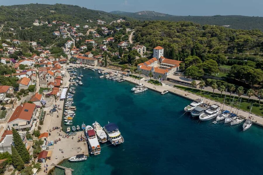 Blue Lagoon & Islands Day Cruise from Split with Lunch - Maslinica on Šolta, your most flexible stop