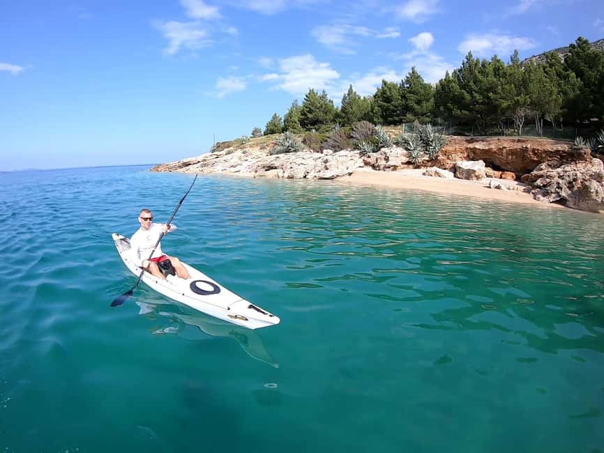 Bol: Zlatni Rat Beach Kayak Tour with Snorkeling - Paddling out from Zlatni Rat Beach