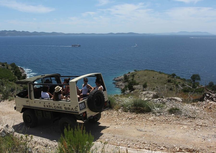 Brač: Island Exploration Tour by Four-Wheel Drive Jeep - Starting at the old harbor in Splitska