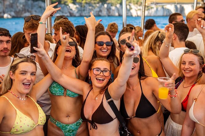 Captain’s Boat Party Split–Blue Lagoon Swim Stop + Free Shots &DJ - Key Points Before You Book