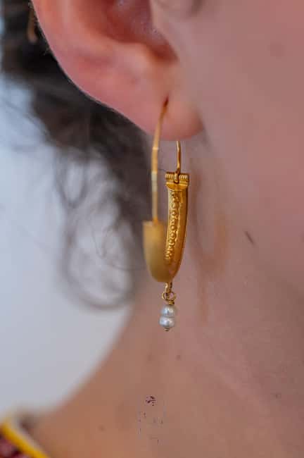 Cavtat: Ticket for Banac Gallery with Van Gogh's-Sunflowers - What the building adds to the art