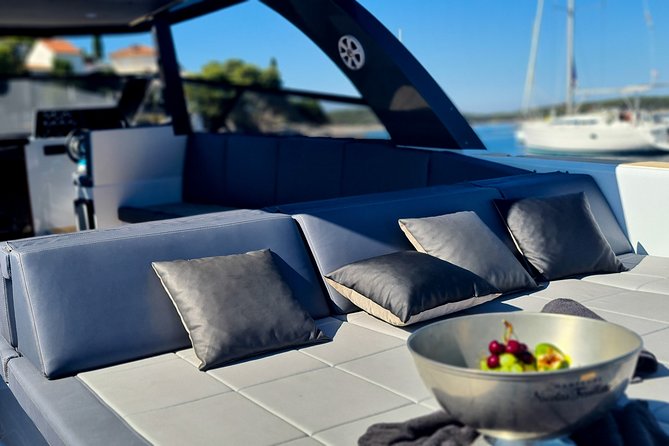 Colnago 45 - Luxury Private Speedboat Tours - Vis island, with two hours for beach hopping