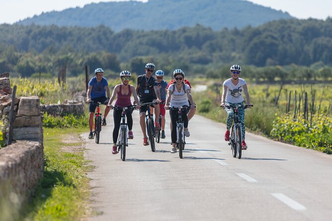 Cycle Hvar Tour - Stari Grad and the Ancient Greek Fields