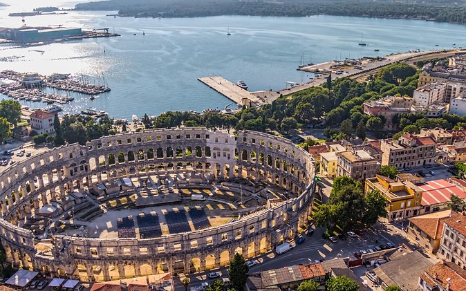 Day trip to Poreč and Pula with lunch from Rovinj - Pula’s amphitheatre and Roman city core