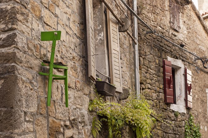 Day trip to Rovinj and Pula with lunch from Poreč - Guides, coaches, and group size