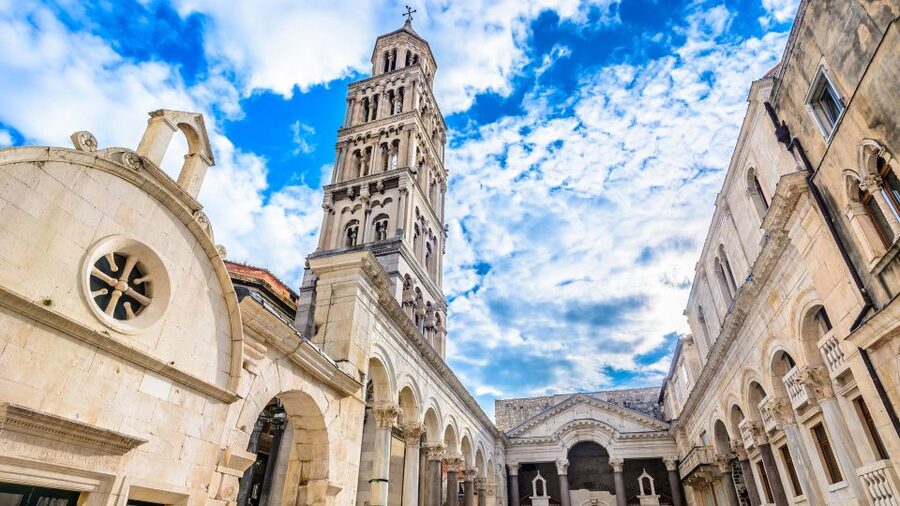Discover The Old Town Split 1.5h walking Small group tour - Medieval lanes, cafés, and souvenir shops