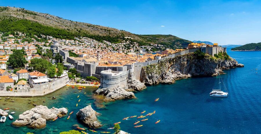 Dubrovnik: 2 or 3-Hour Morning Kayaking & Snorkeling Tour - What the guides add to the experience