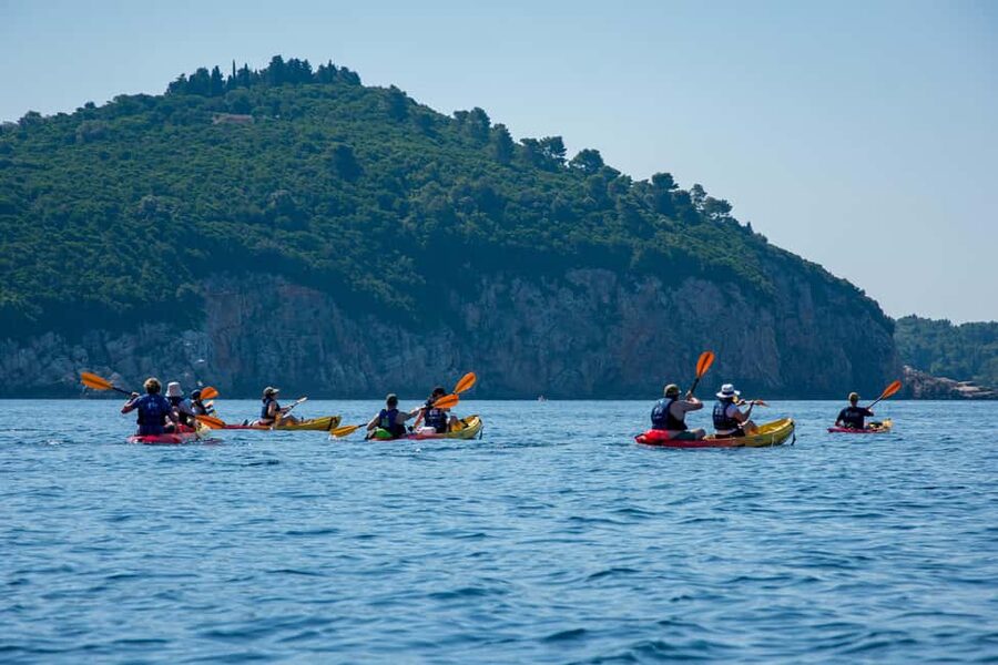Dubrovnik: 2 or 3-Hour Morning Kayaking & Snorkeling Tour - Meeting at Pile Gate before the morning paddle
