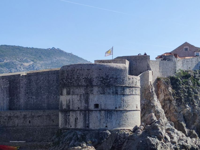 Dubrovnik: 2h Old Town Private Guided Tour - Price, group size, and booking flexibility
