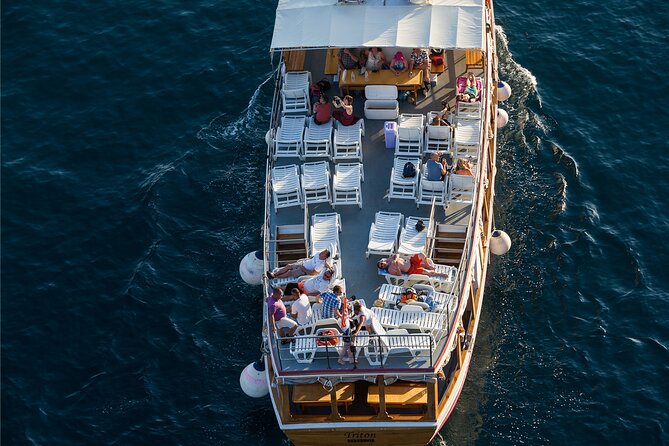 Dubrovnik: 3 Islands Boat Tour with Lunch & drinks(FR, ES, EN) - A full day beyond Dubrovnik’s walls