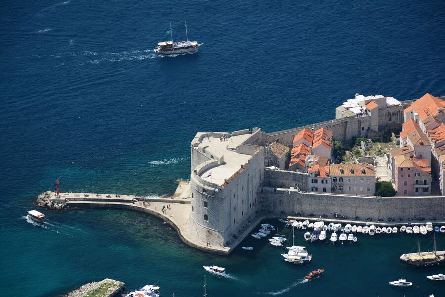Dubrovnik: 45-Minute Panoramic Cruise Tour - Finding the small pier in the Old Town port