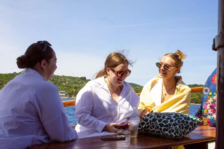 Dubrovnik: 6 hours Blue cave & Elaphiti with optional lunch - A six-hour island break from Dubrovnik