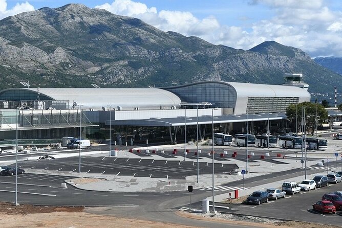 Dubrovnik airport to Dubrovnik city private transfer - Finding your driver at Dubrovnik Airport