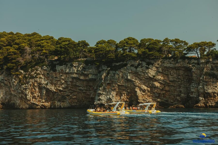 Dubrovnik: Blue Cave Afternoon Speedboat Tour with Drinks - The return along Dubrovnik’s coast