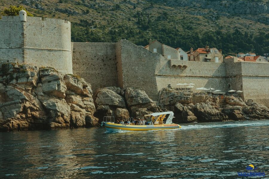 Dubrovnik: Blue Cave Afternoon Speedboat Tour with Drinks - Drinks, equipment, and what you need to bring