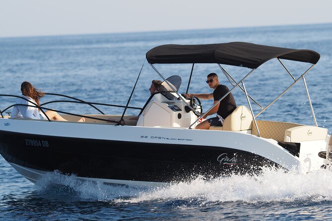 Dubrovnik:Blue cave and sandy beach Sunj with a private speedboat - Is four hours enough for the islands?