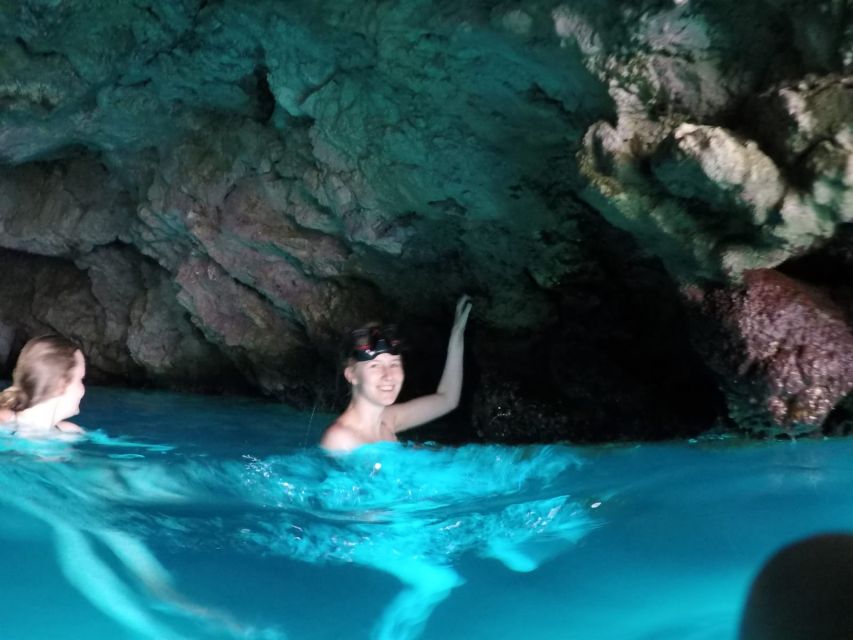 Dubrovnik: Blue Cave & Sunj Beach Boat Tour with Drinks - From Dubrovnik harbor to the Elaphiti Islands