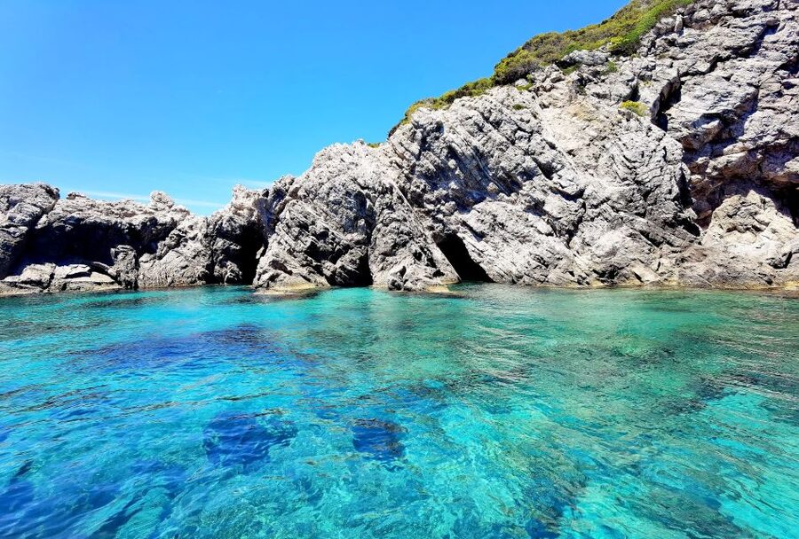 Dubrovnik: Blue Cave & Sunj Beach Boat Tour with Drinks - Drinks and snorkeling gear: good value in small ways