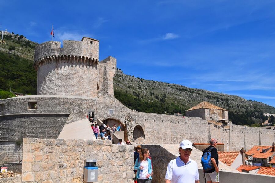 Dubrovnik: City Walls Early Morning or Sunset Walking Tour - What the guide adds to the wall