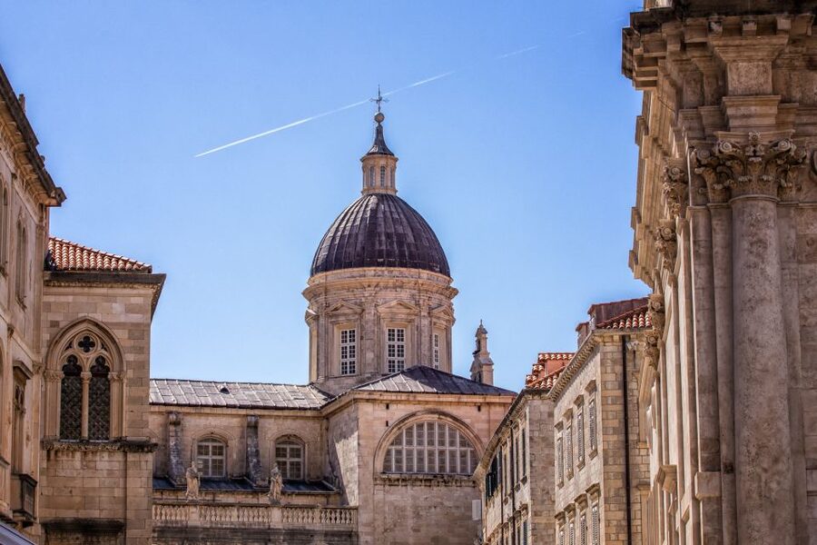 Dubrovnik: Early Bird Walking Tour - Stradun before the street wakes up