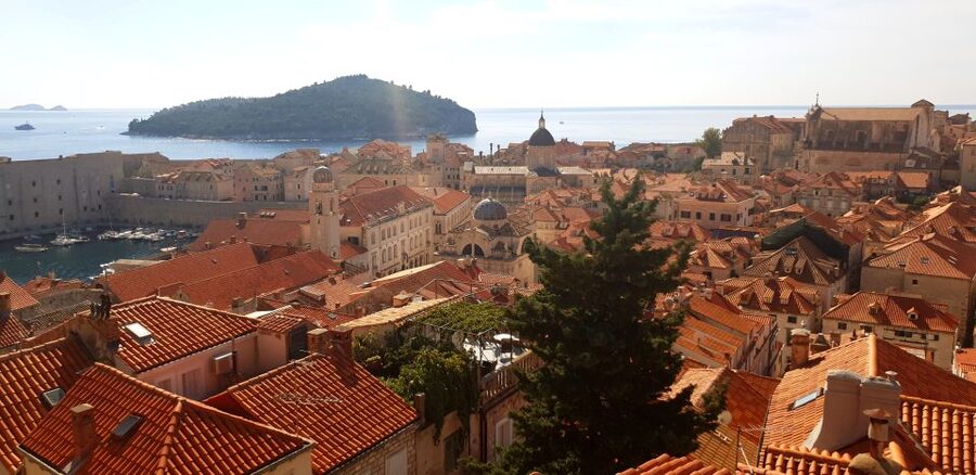 Dubrovnik: Early Bird Walking Tour - Gundulić Square and local side streets