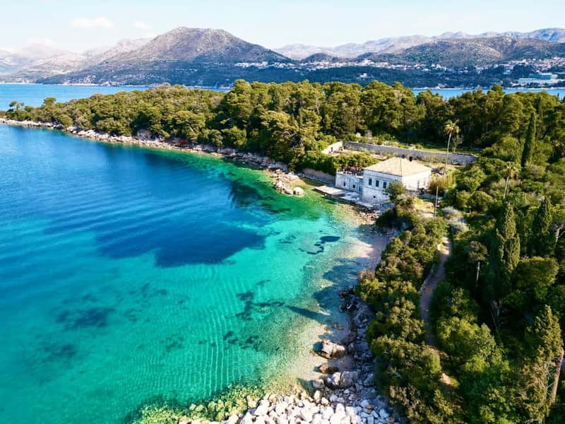 Dubrovnik: Elaphite Islands Cruise with Lunch and Drinks - The first 30 minutes: Dubrovnik from the water
