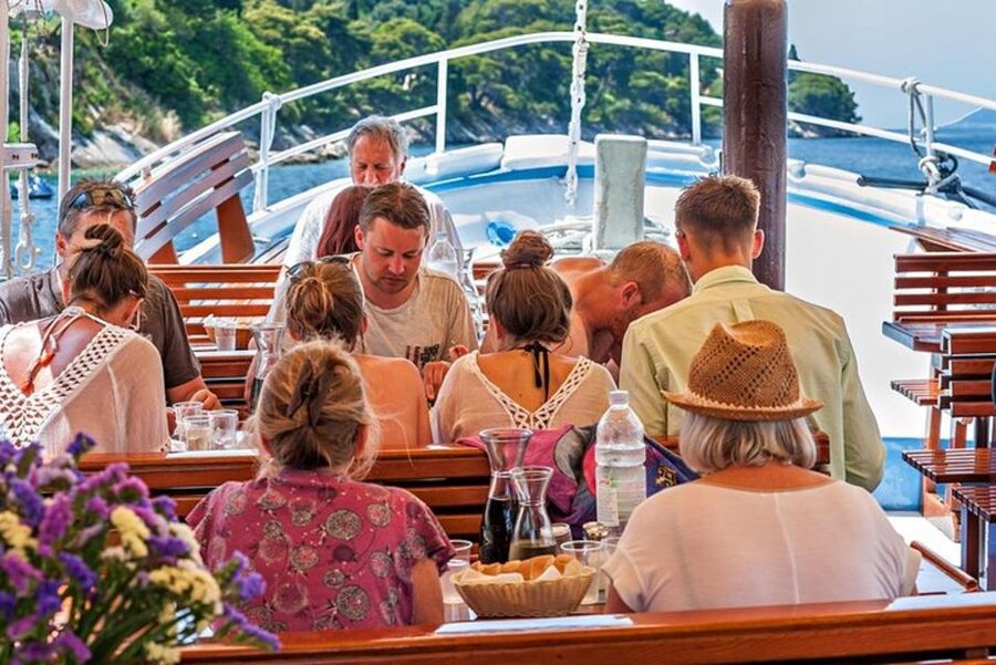 Dubrovnik: Elaphite Islands Cruise with Lunch and Drinks - Koločep: your first chance to swim