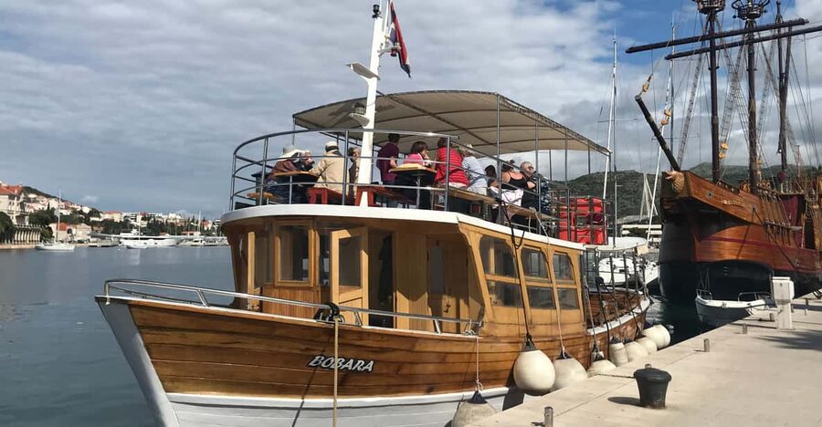 Dubrovnik: Elaphiti Islands Boat Cruise with Lunch & Drinks - Sipan brings a longer walk and onboard lunch
