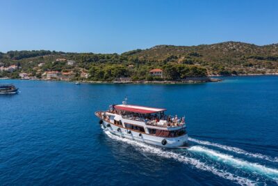 Elaphiti Islands Full-Day Cruise with Lunch