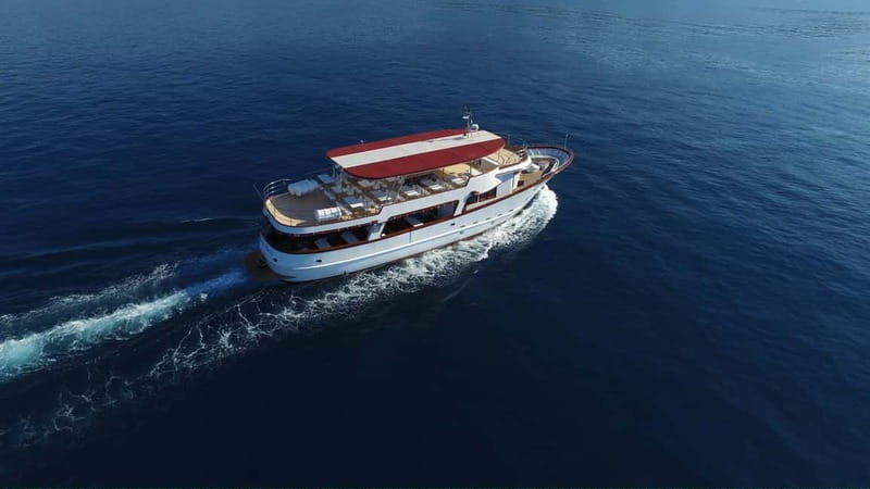 Dubrovnik: Elaphiti Islands Tour by Regina Maris with Lunch - Lunch aboard the ship, with a distinctly Dalmatian feel
