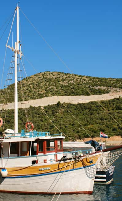 Dubrovnik: Full-Day Blue Cave & Elaphiti Islands Boat Tour - Why this small boat changes the day