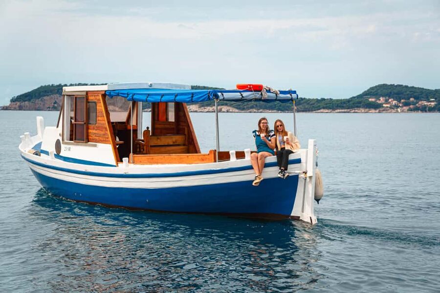 Dubrovnik: Full-Day Blue Cave & Elaphiti Islands Boat Tour - What you eat and drink on board