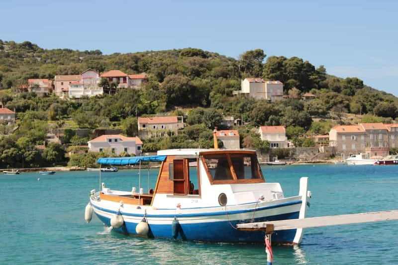 Dubrovnik: Full-Day Blue Cave & Elaphiti Islands Boat Tour - Commentary, crew, and the feel of the ride
